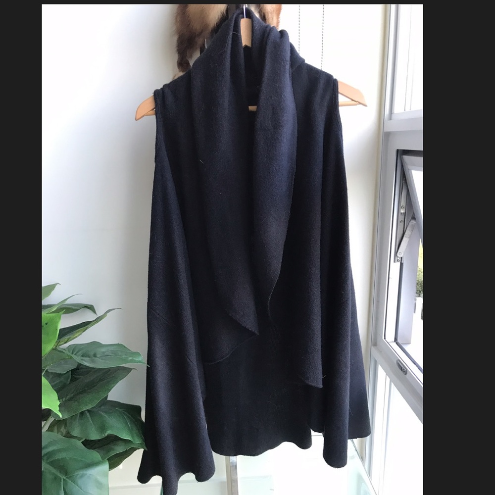 Knit vest 50% OFF BUNDLES CLOSET CLEAR OUT!!